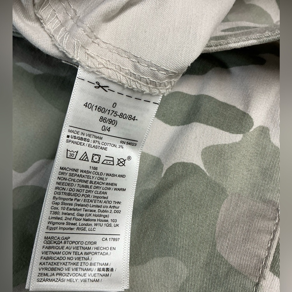 GAP Women's Girlfriend Khakis Camouflage Straight Leg - Picture 4 of 10